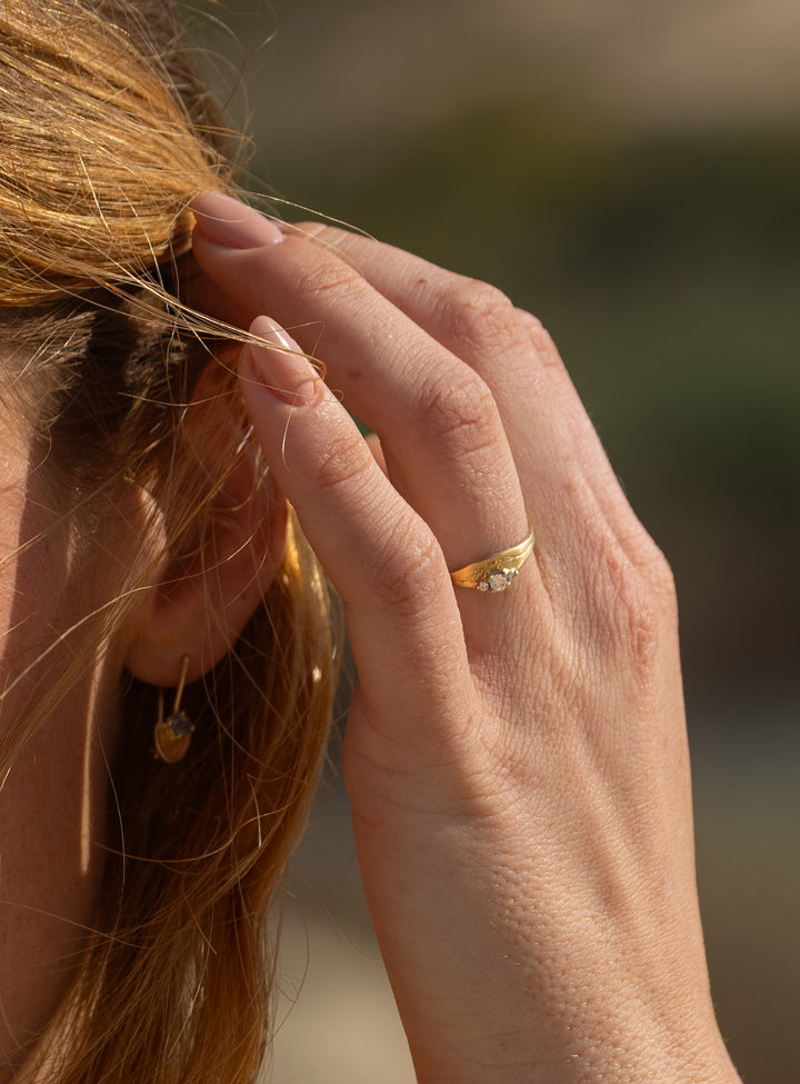 טבעת נוצה ויהלומים