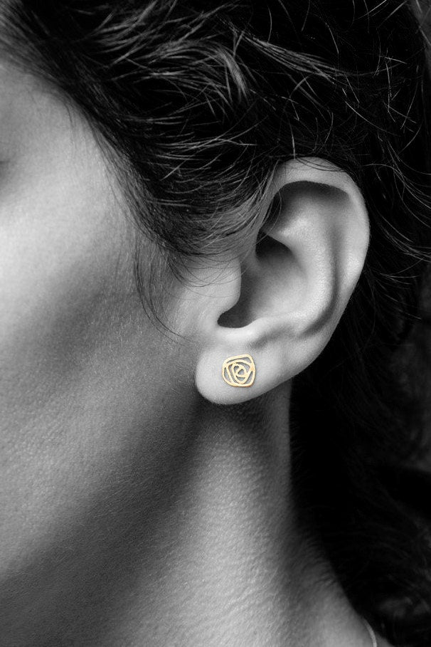 14k Gold stud Flower Earrings, 14k Gold Rose Stud Earrings,  14k Solid Gold  Rose Earrings, Matte finish