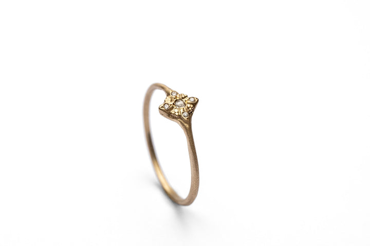 18k Beautiful Yellow Solid Gold and Diamond Engagement or Wedding Ring for Women | Simple and Unique Diamond Ring