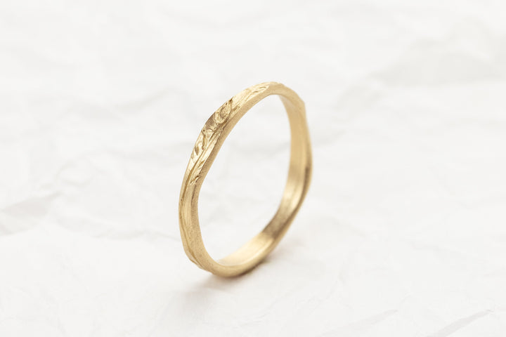 Engraved 14K Yellow Gold Leaf Wedding Ring
