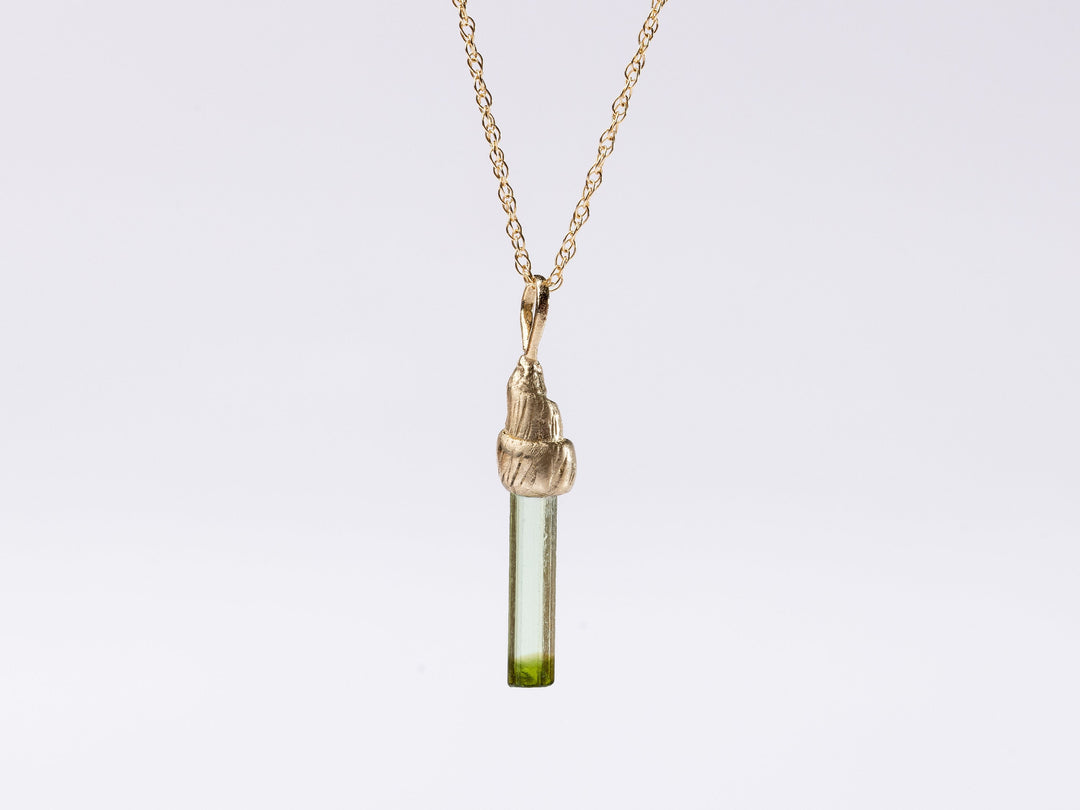 14K Dainty Gold Shell Green tourmaline Pendant- Necklace, Gift for Her, Valentine's Day, sea lover Charm, Christmas Gift