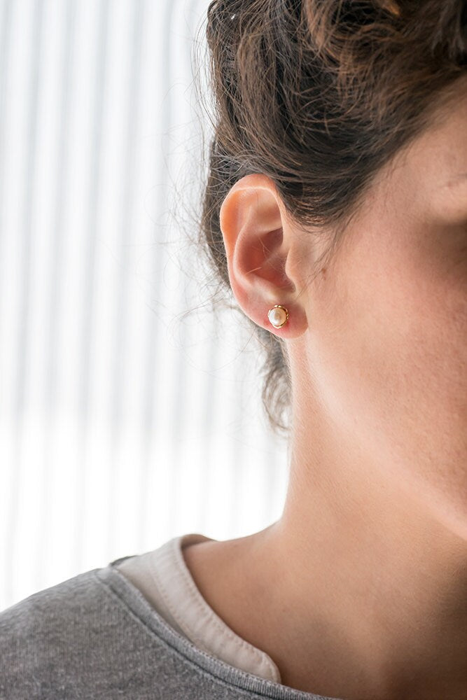 14K Gold Pearl Earrings, Stud Pearl Earrings, Solid Gold Moroccan style earrings, Filigree earrings, Gift for Xmas