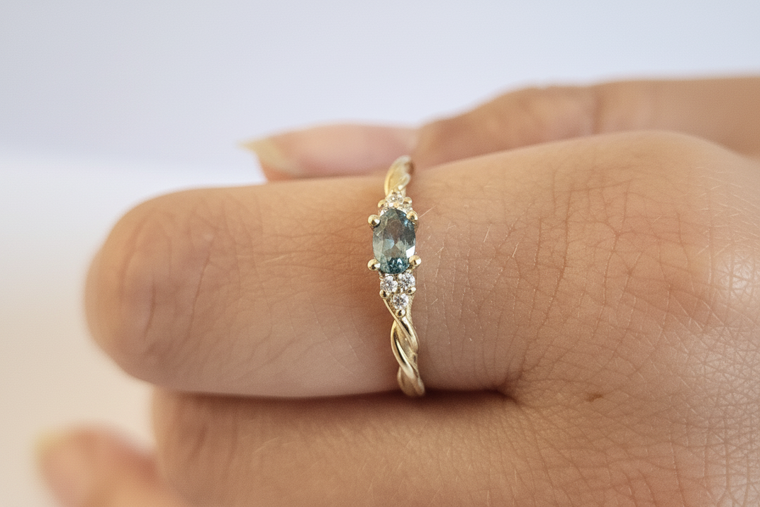 טבעת נביעה ספיר ויהלומים