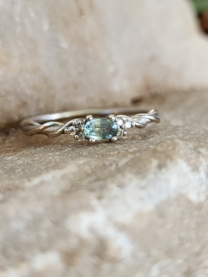 טבעת נביעה ספיר ויהלומים