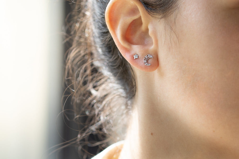 14K Gold Stars Tiny Stud Earrings for Women, Small Piercing Earrings, Solid Gold Second Hole Earrings