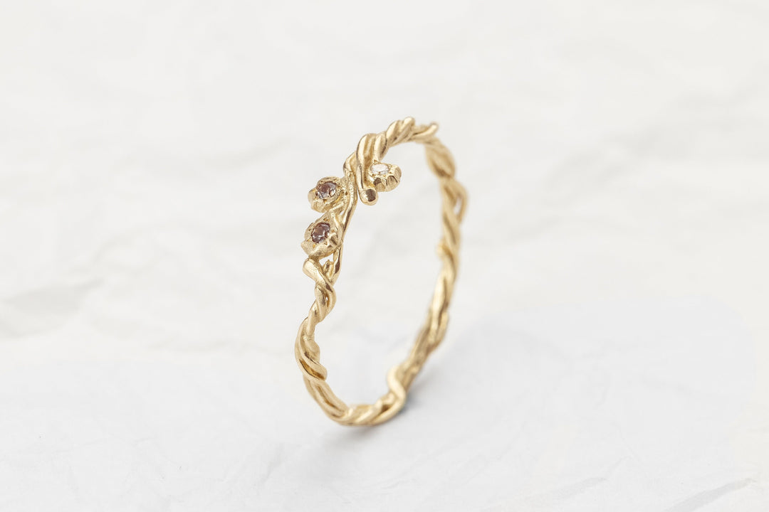 Floral Blossom Ring made of 14K Gold