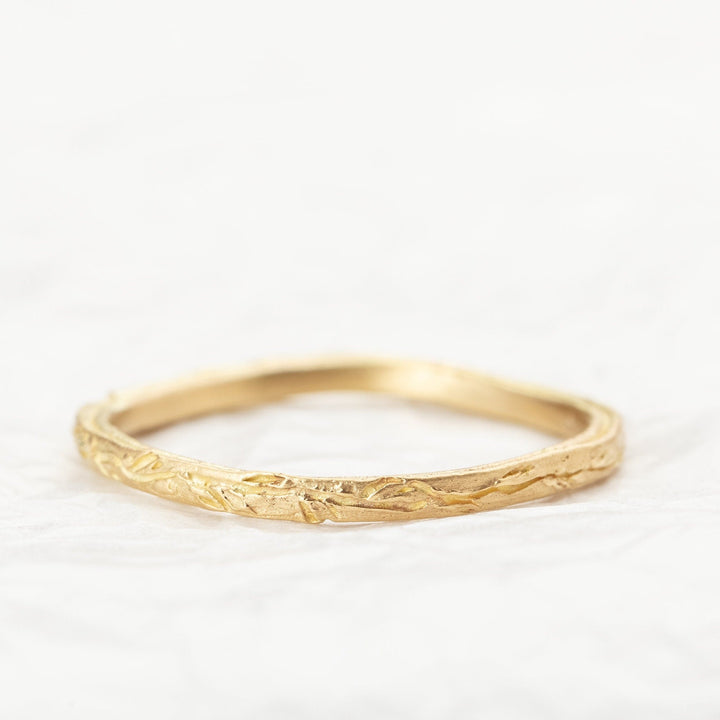 Unisex 18K Engraved Leaf Organic Gold Ring