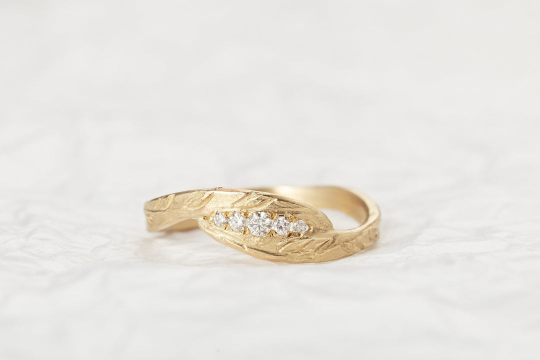 14K Solid Gold Diamonds Leaf Ring, Handcrafted Diamonds Engagement Ring, Nature insperation Ring For Woman