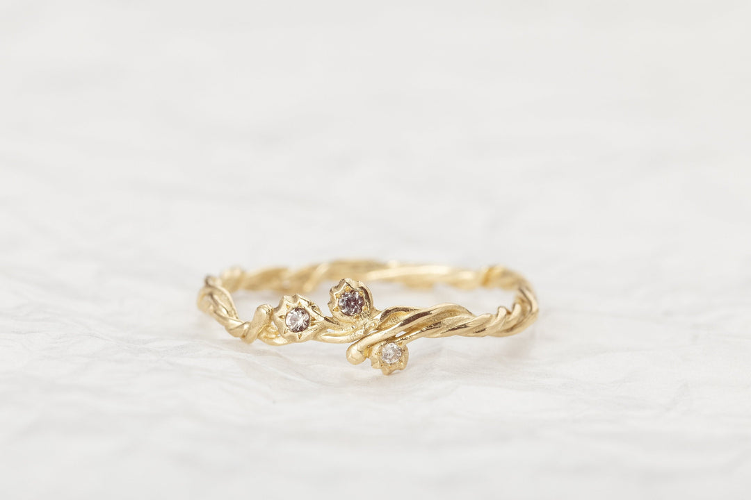 Floral Blossom Ring made of 14K Gold
