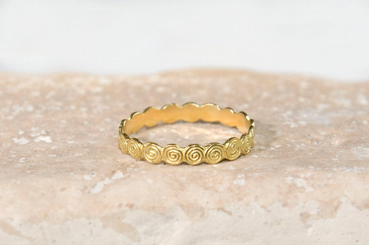 Unique Wedding Band, 18K  Solid Gold wedding Ring, Delicate Gold Ring, Minimalist Gold Ring, Holiday Gift, Woman's Ring, Spiral Ring