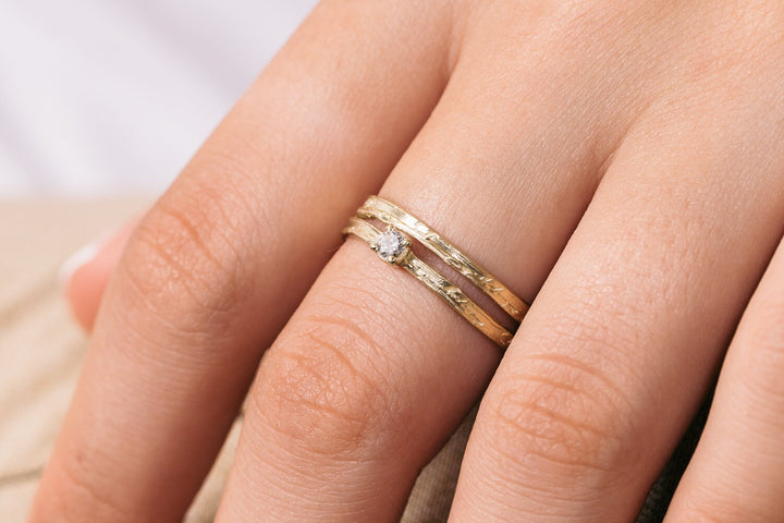 Double Band 14K Gold Diamond and Leaf Engraving Ring