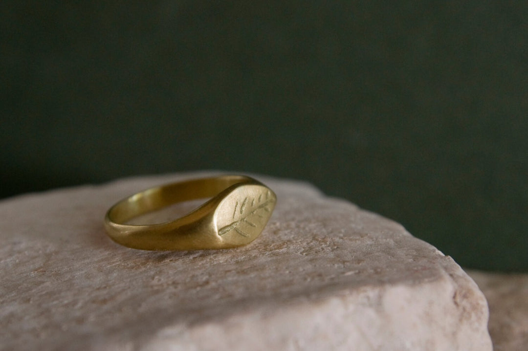 18K Solid Gold Leaf Signet Ring, Antique Gold Ring, Women Wedding Band, Bohemian Handmade Jewelry