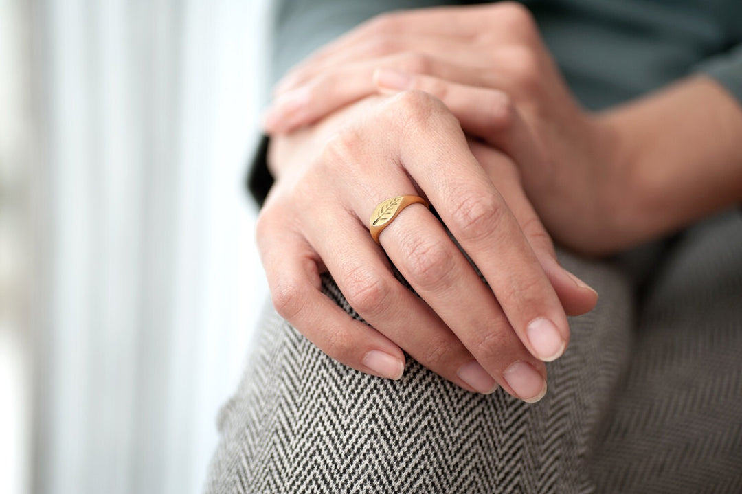 18K Solid Gold Leaf Signet Ring, Antique Gold Ring, Women Wedding Band, Bohemian Handmade Jewelry